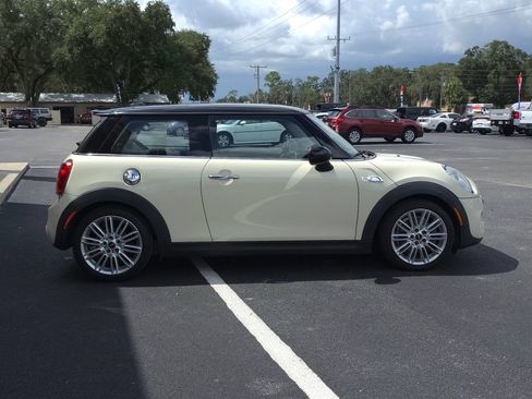 Used 2015 MINI Cooper S FWD image 4
