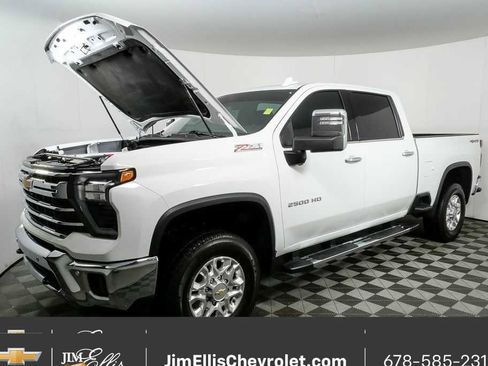 Certified 2024 Chevrolet Silverado 2500 LTZ w/ LTZ Convenience Package image 32