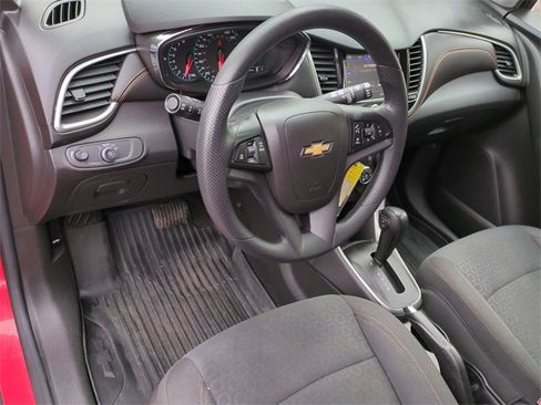Certified 2020 Chevrolet Trax LS w/ Tint and Cruise Package image 11