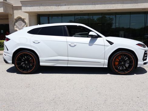 Used 2022 Lamborghini Urus AWD/4WD image 4