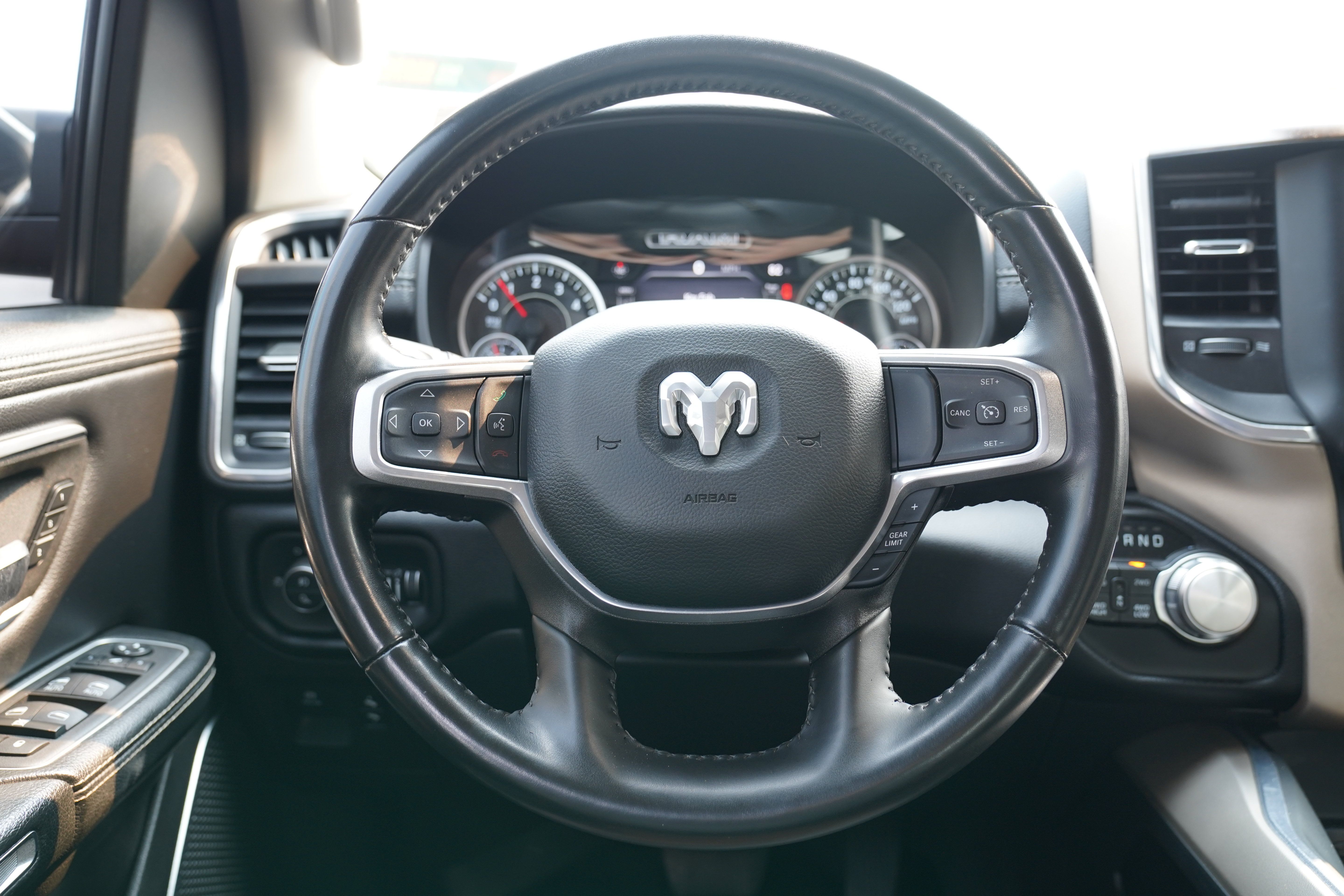 Used 2022 RAM 1500 Laramie AWD/4WD image 18