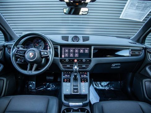 Certified 2023 Porsche Macan image 19