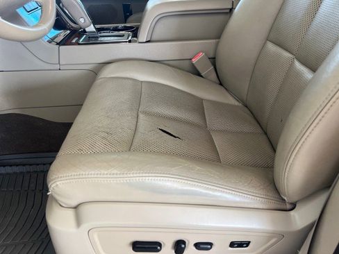 Used 2012 Lincoln Navigator 2WD image 15