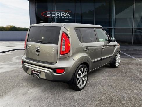 Used 2013 Kia Soul ! w/ Premium Pkg image 5