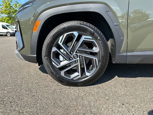 Certified 2025 Hyundai Tucson Limited AWD/4WD image 11