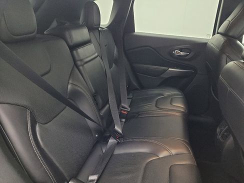 Used 2019 Jeep Cherokee Limited image 19