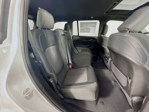 New 2025 Jeep Grand Cherokee Laredo image 25
