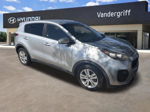 Used 2018 Kia Sportage LX FWD image 2