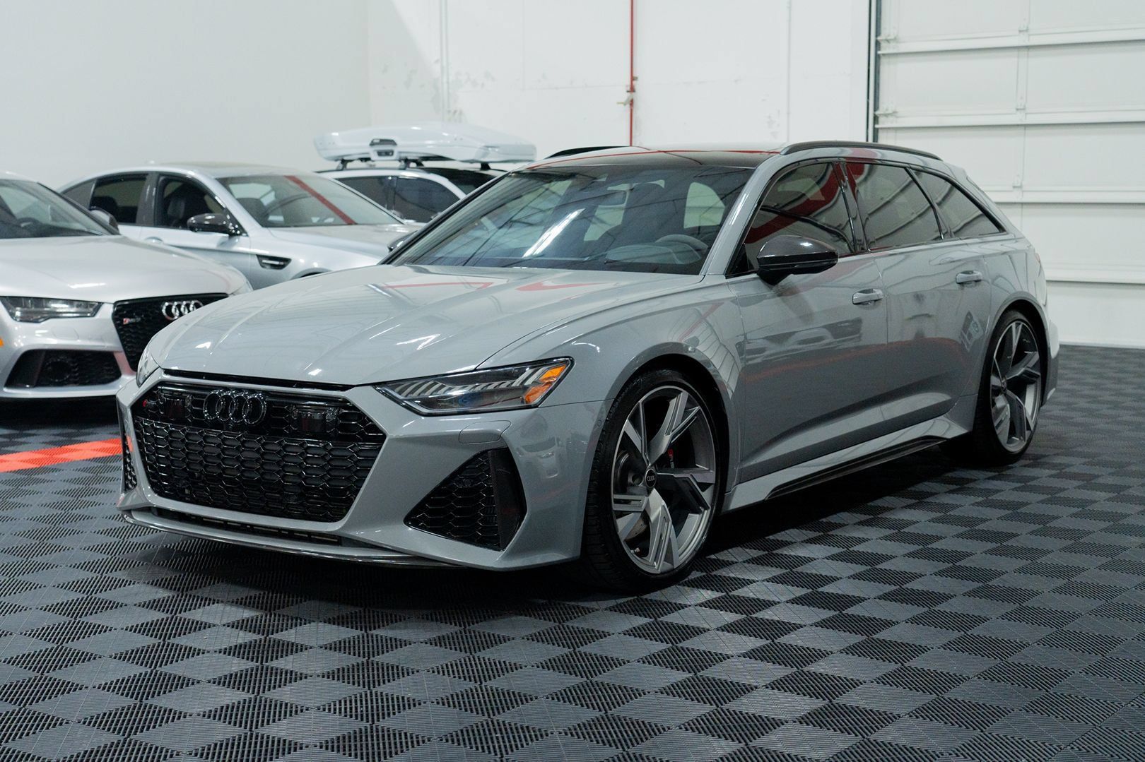 Used 2022 Audi RS 6 w/ Carbon Optic Package AWD/4WD image 3