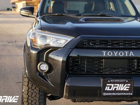 Used 2022 Toyota 4Runner TRD Off-Road Premium w/ Moonroof Package image 4