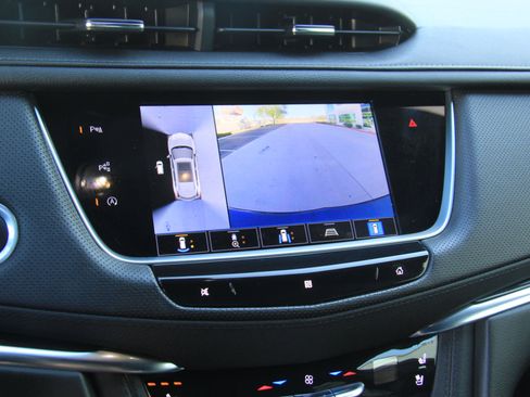 Used 2021 Cadillac XT5 Premium Luxury image 19