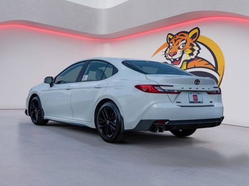 Used 2026 Toyota Camry SE image 7