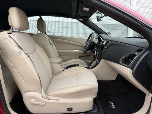 Used 2011 Chrysler 200 Touring w/ Cold Weather Group image 5