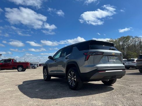 Used 2025 Chevrolet Equinox LT FWD image 10