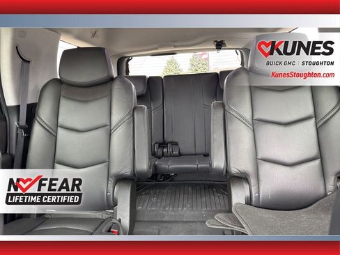 Used 2020 Cadillac Escalade Premium Luxury image 33