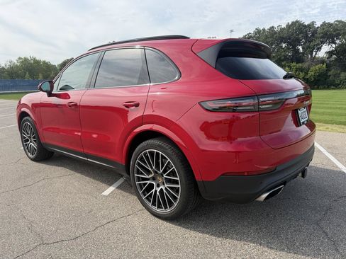 Used 2021 Porsche Cayenne AWD/4WD image 14