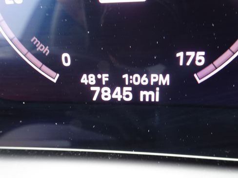 Used 2024 Porsche Cayenne image 33