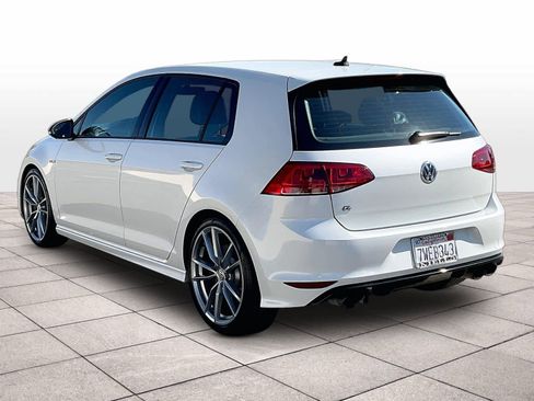 Used 2017 Volkswagen Golf R 4-Door image 14