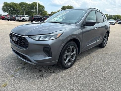 Used 2024 Ford Escape ST-Line w/ Tech Pack #1 AWD/4WD image 2