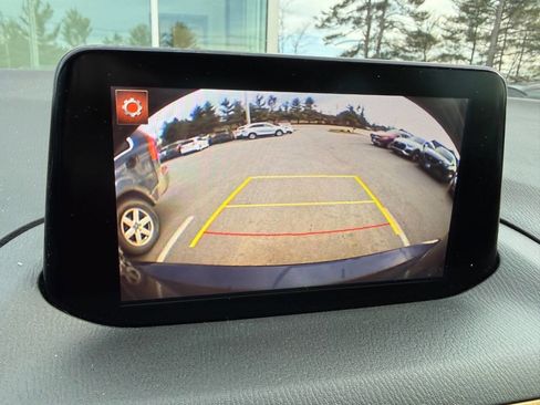 Used 2018 MAZDA MAZDA3 Touring image 21