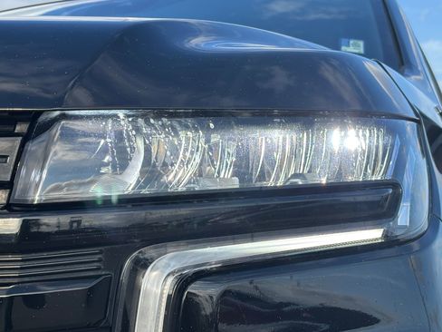 Used 2023 Chevrolet Tahoe Z71 w/ Off-Road Capability Package image 10