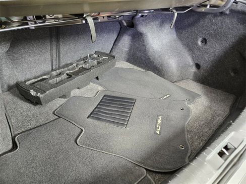 Used 2017 Nissan Altima 2.5 SV w/ Convenience Package image 18