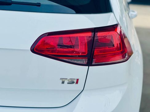 Used 2017 Volkswagen Golf Wolfsburg Edition image 11