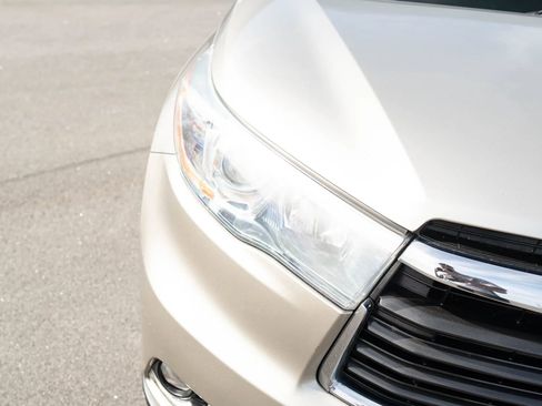 Used 2014 Toyota Highlander Limited image 9