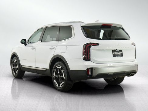 Used 2023 Kia Telluride EX w/ EX Captain's Chair Package AWD/4WD image 3