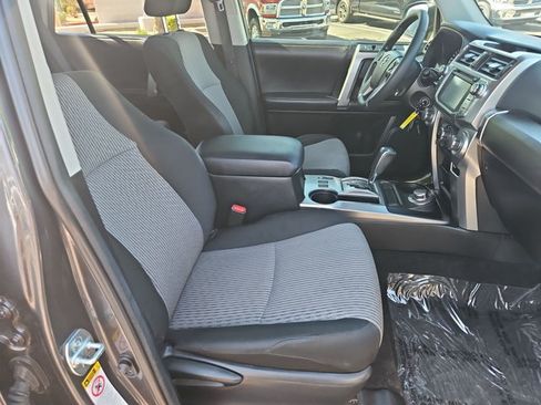 Used 2018 Toyota 4Runner SR5 AWD/4WD image 20