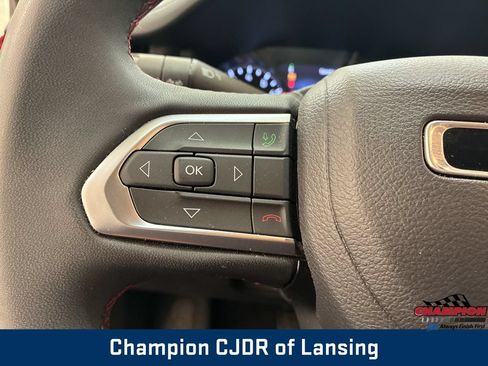 Used 2025 Jeep Compass Trailhawk AWD/4WD image 28