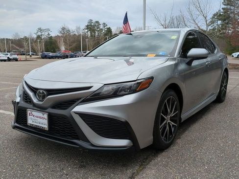 Used 2023 Toyota Camry SE image 8