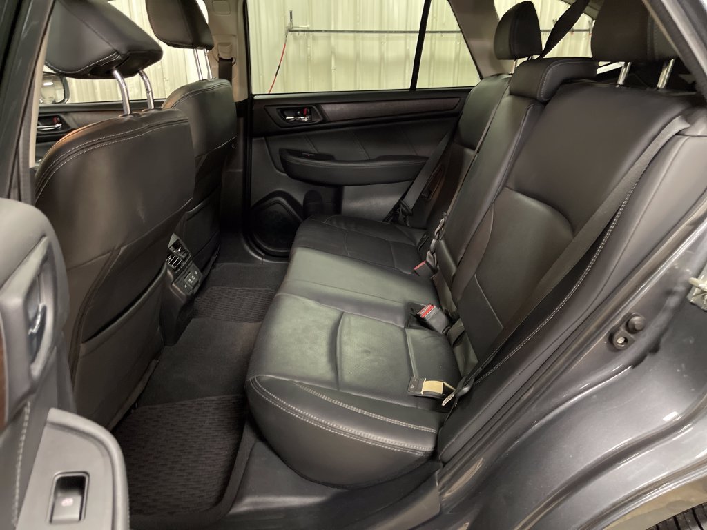 Used 2019 Subaru Outback 3.6R Limited AWD/4WD image 24