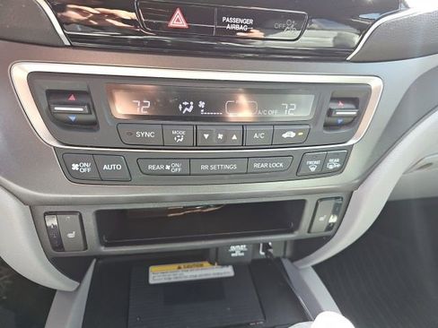 Used 2021 Honda Pilot Special Edition image 12