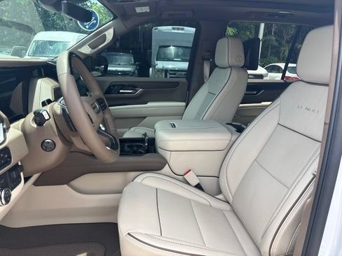 Used 2026 GMC Yukon Denali w/ Denali Reserve Package AWD/4WD image 6