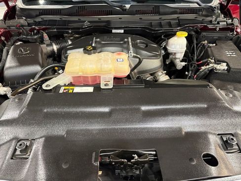 Used 2017 RAM 1500 Laramie AWD/4WD image 40