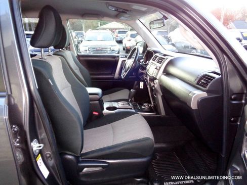 Used 2018 Toyota 4Runner SR5 image 22