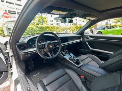 Used 2021 Porsche 911 Carrera 4 image 3