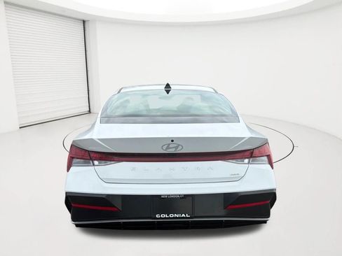 Certified 2025 Hyundai Elantra Limited FWD image 6