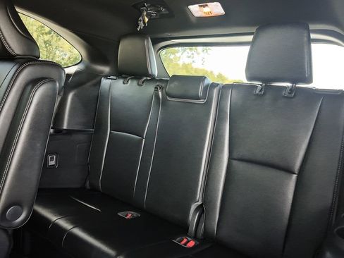 Used 2022 Toyota Highlander XSE image 31