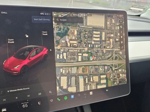 Used 2024 Tesla Model Y Performance image 43