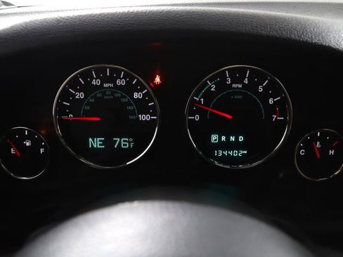 Used 2015 Jeep Wrangler Unlimited Sahara w/ Connectivity Group AWD/4WD image 18