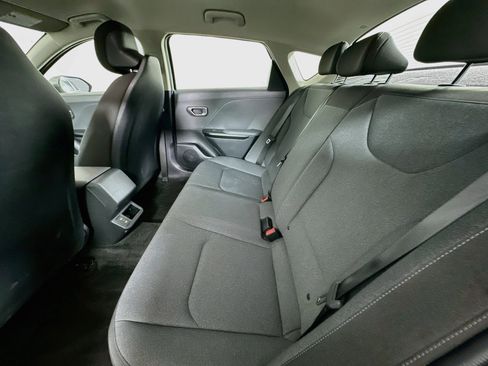 Used 2025 Kia K4 FWD image 26