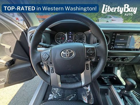 Used 2020 Toyota Tacoma SR5 AWD/4WD image 11