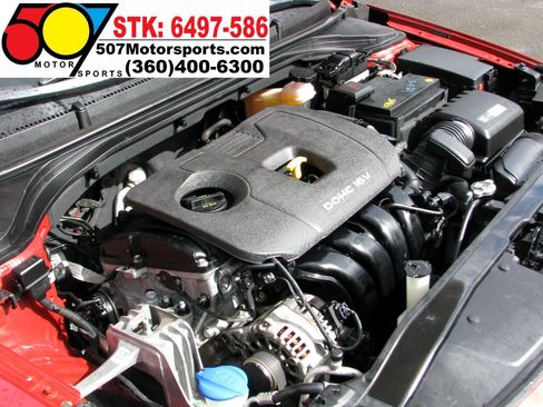 Used 2017 Hyundai Elantra SE image 28