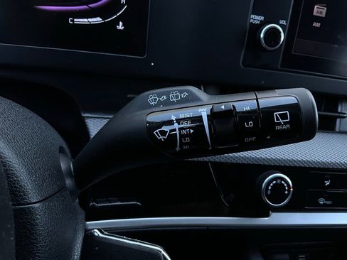 Used 2025 Kia Sportage LX image 35