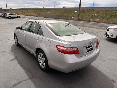Used 2008 Toyota Camry LE image 3
