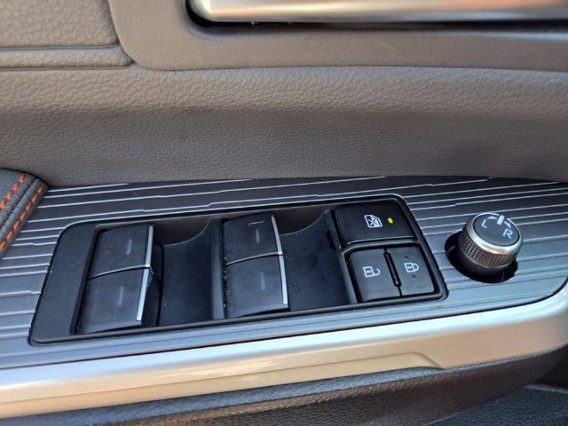 Used 2024 Toyota Sienna XSE w/ XSE Plus Package AWD/4WD image 38