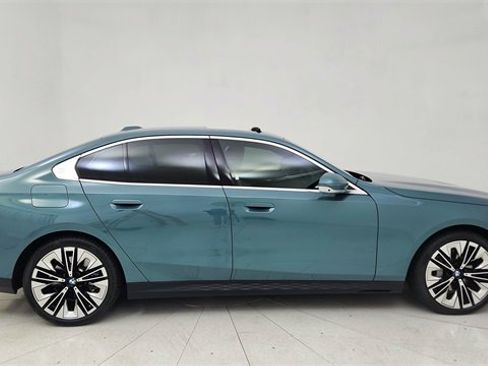 Used 2026 BMW 540i xDrive image 6