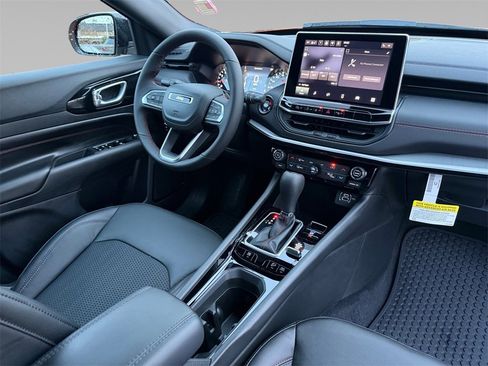 New 2026 Jeep Compass Trailhawk w/ Trailer Tow Group image 19